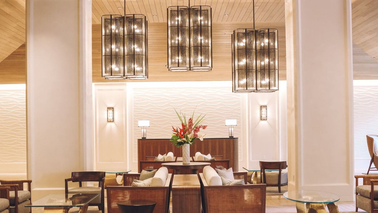 9 Elegant Hawaiian Resorts Whose Interiors Rival These of us of the Fictional White Lotus